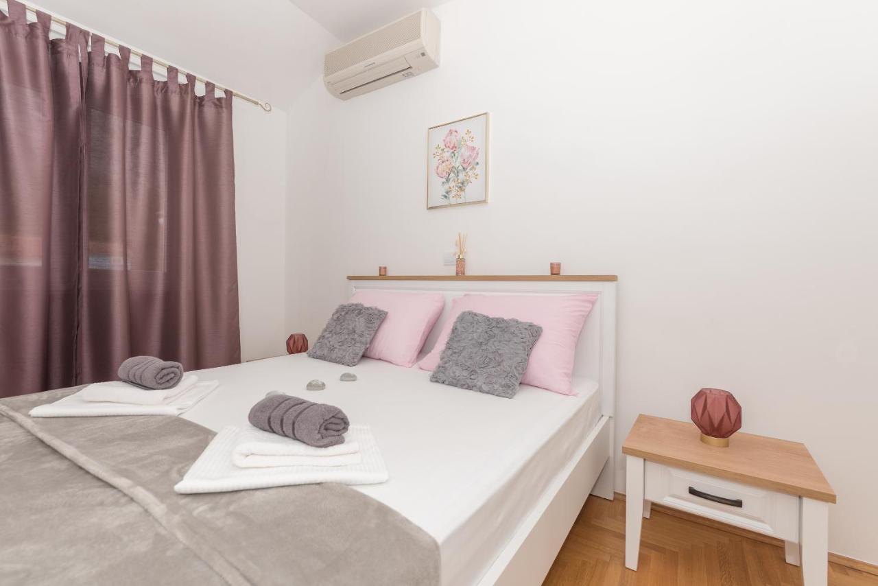 Deluxe 3 Bedroom Apartment With Sea View Baška Voda エクステリア 写真