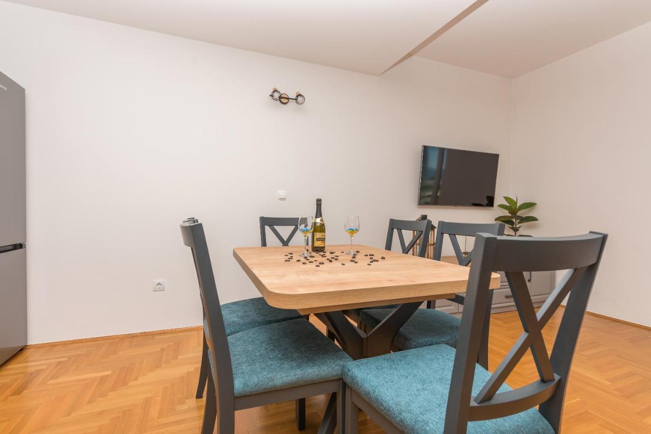 Deluxe 3 Bedroom Apartment With Sea View Baška Voda エクステリア 写真