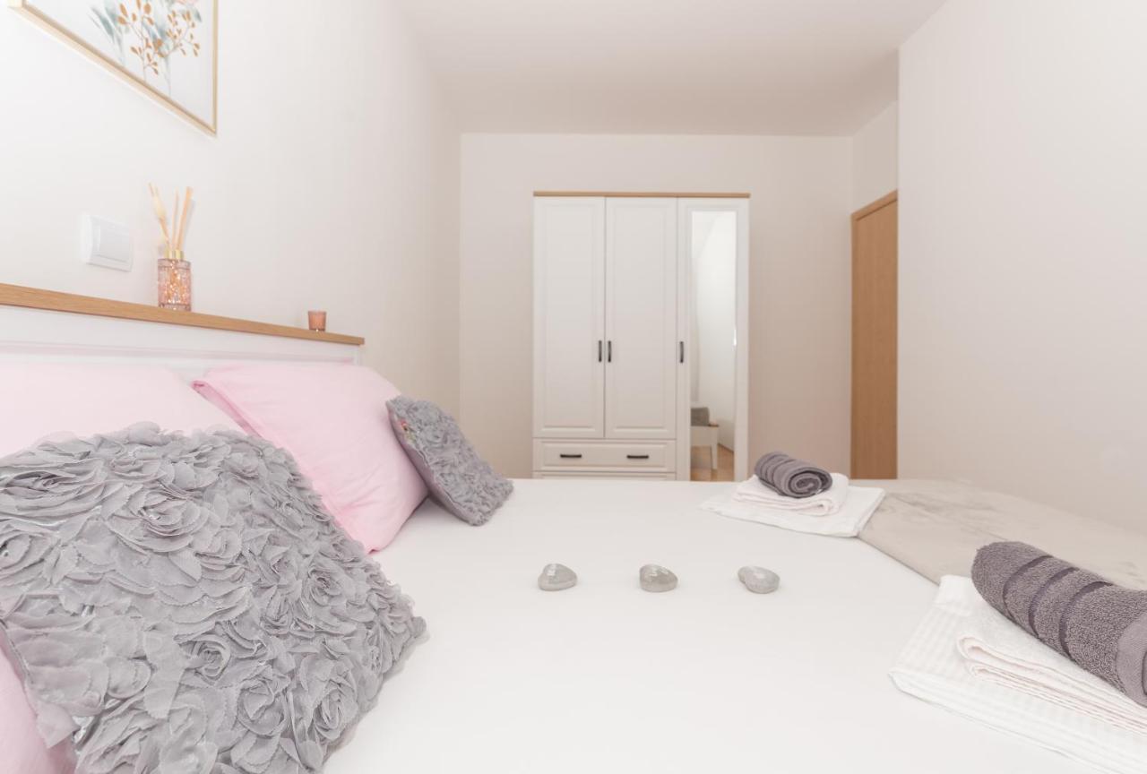 Deluxe 3 Bedroom Apartment With Sea View Baška Voda エクステリア 写真