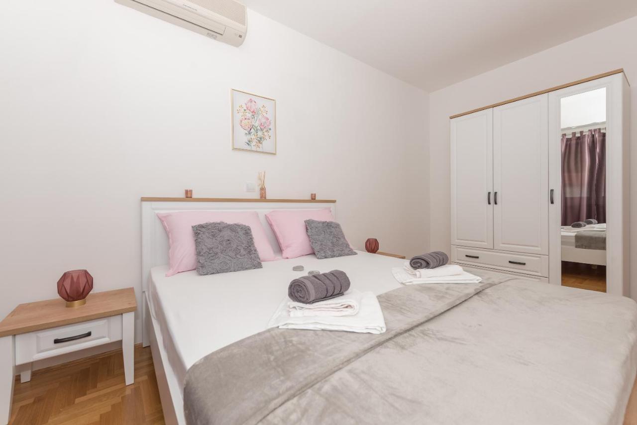 Deluxe 3 Bedroom Apartment With Sea View Baška Voda エクステリア 写真