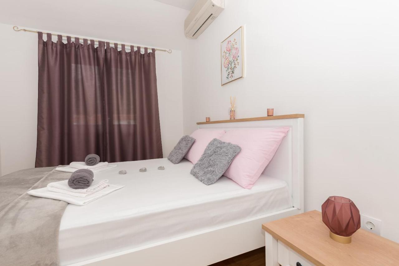 Deluxe 3 Bedroom Apartment With Sea View Baška Voda エクステリア 写真