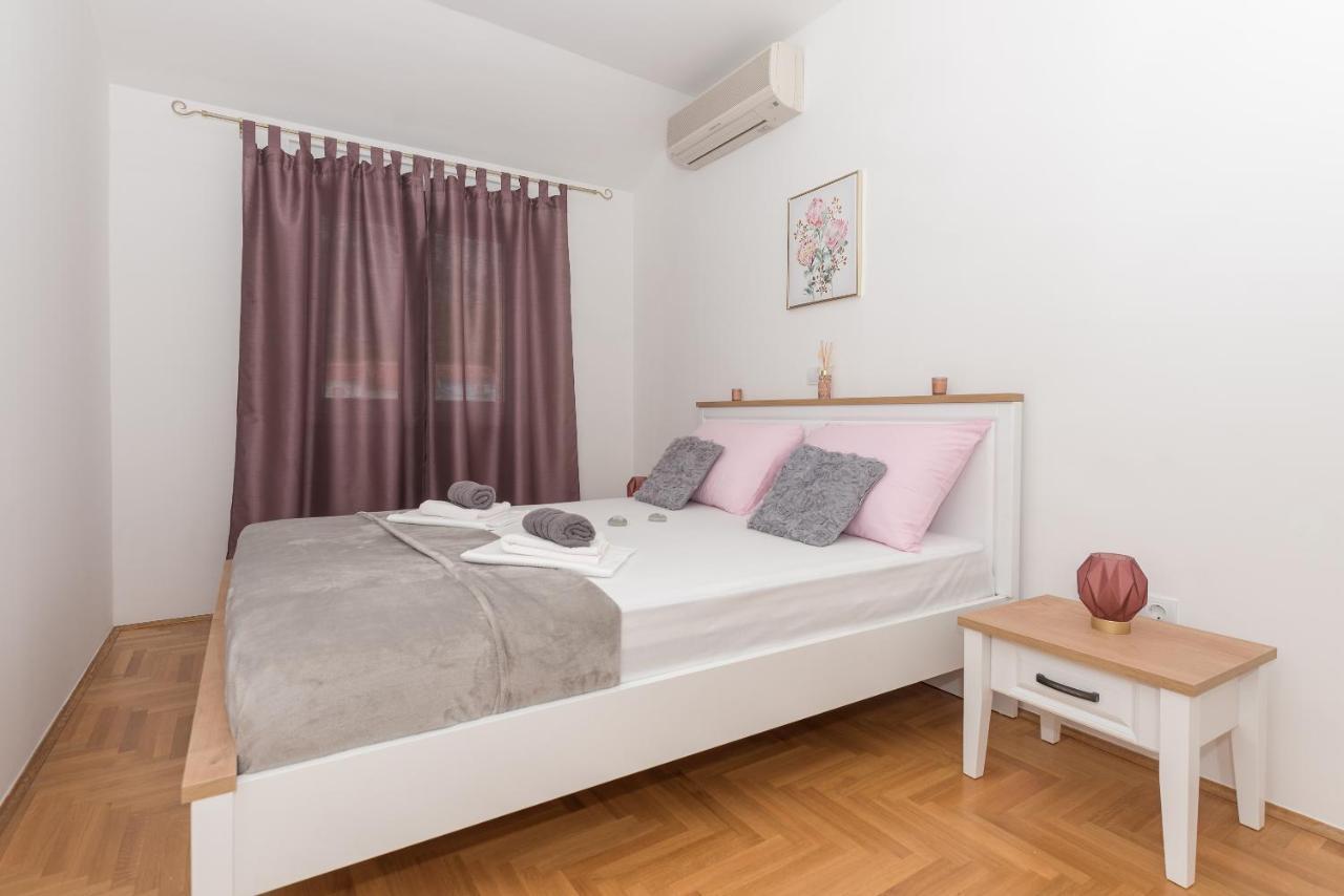 Deluxe 3 Bedroom Apartment With Sea View Baška Voda エクステリア 写真
