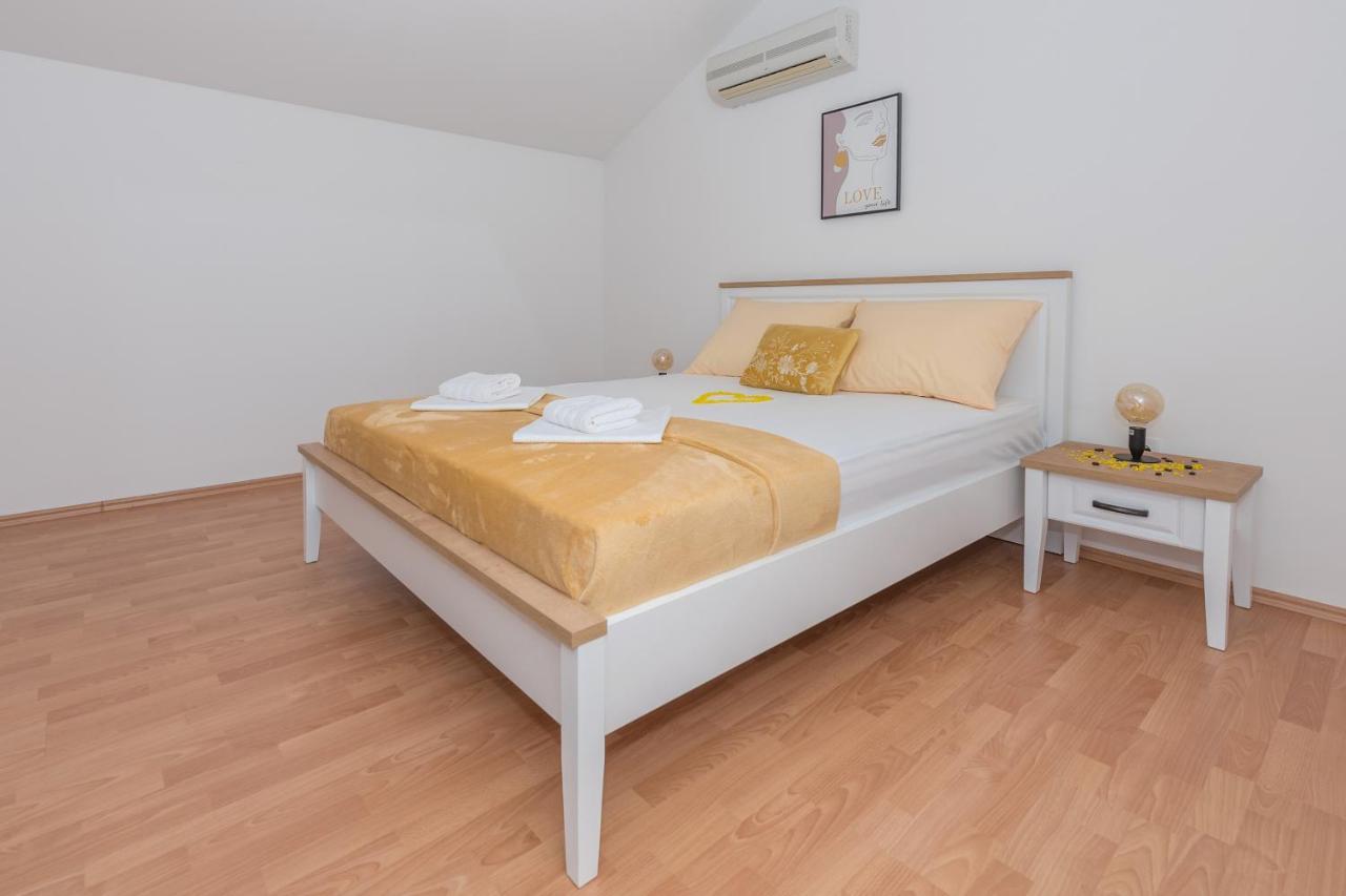 Deluxe 3 Bedroom Apartment With Sea View Baška Voda エクステリア 写真