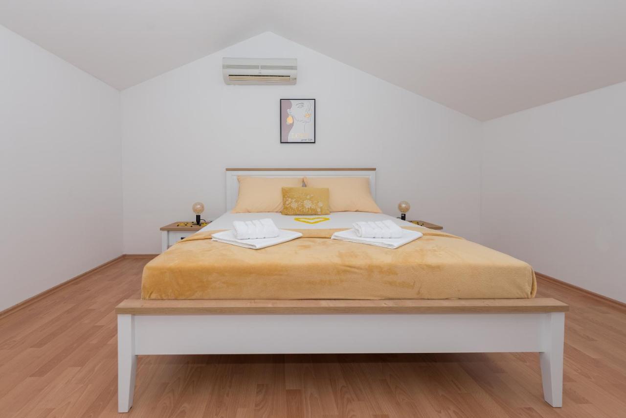 Deluxe 3 Bedroom Apartment With Sea View Baška Voda エクステリア 写真